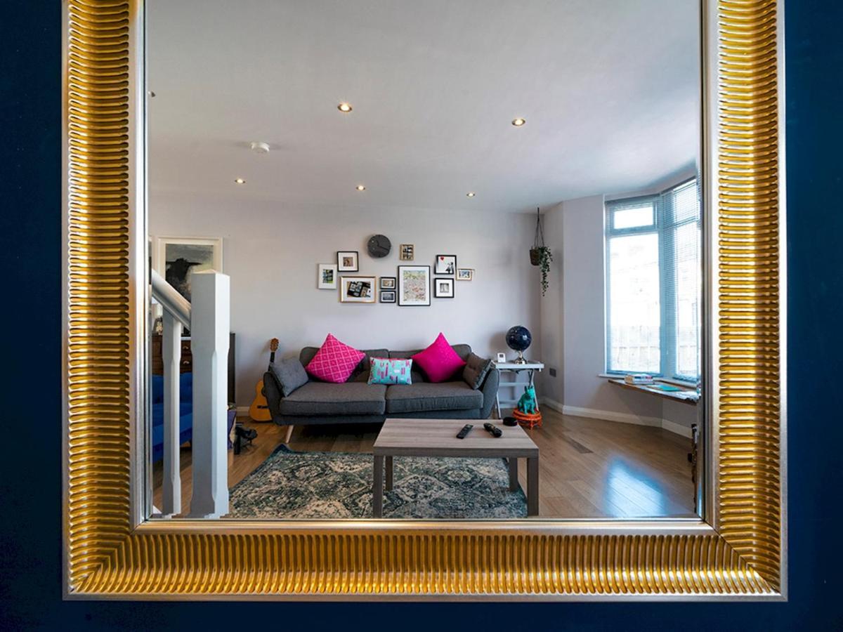 Pass The Keys Luxury 2bed 2bath Townhouse - Perfect For Winter Holiday home Belfast